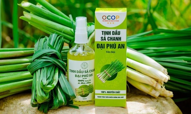 Tinh dầu sả chanh là một trong 3 sản phẩm của Công ty Cổ phần Nam dược Đại Phú An được  đề xuất xét công nhận đạt chuẩn OCOP 5 sao. 