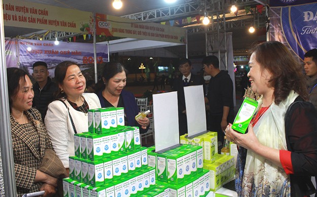 Sản phẩm của Công ty cổ phần Nam dược Đại Phú An được giới thiệu, bày bán tại các hội chợ, trưng bày trên cả nước.