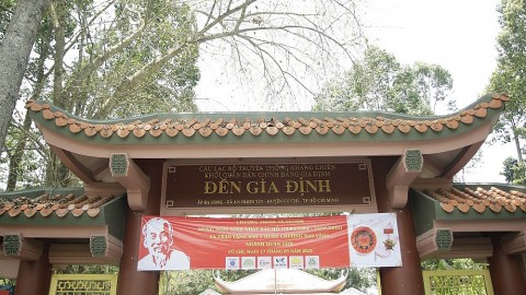 den gia dinh le ky niem 135 nam sinh nhat chu tich ho chi minh