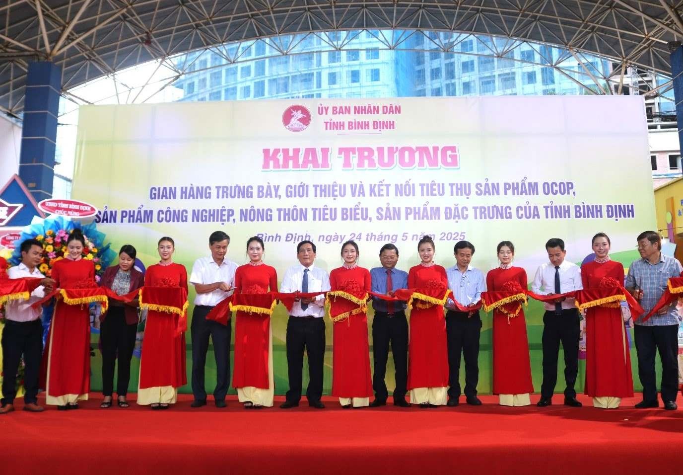Trưng bày, giới thiệu, kết nối tiêu thụ sản phẩm OCOP tại Trung tâm thương mại Quy Nhơn