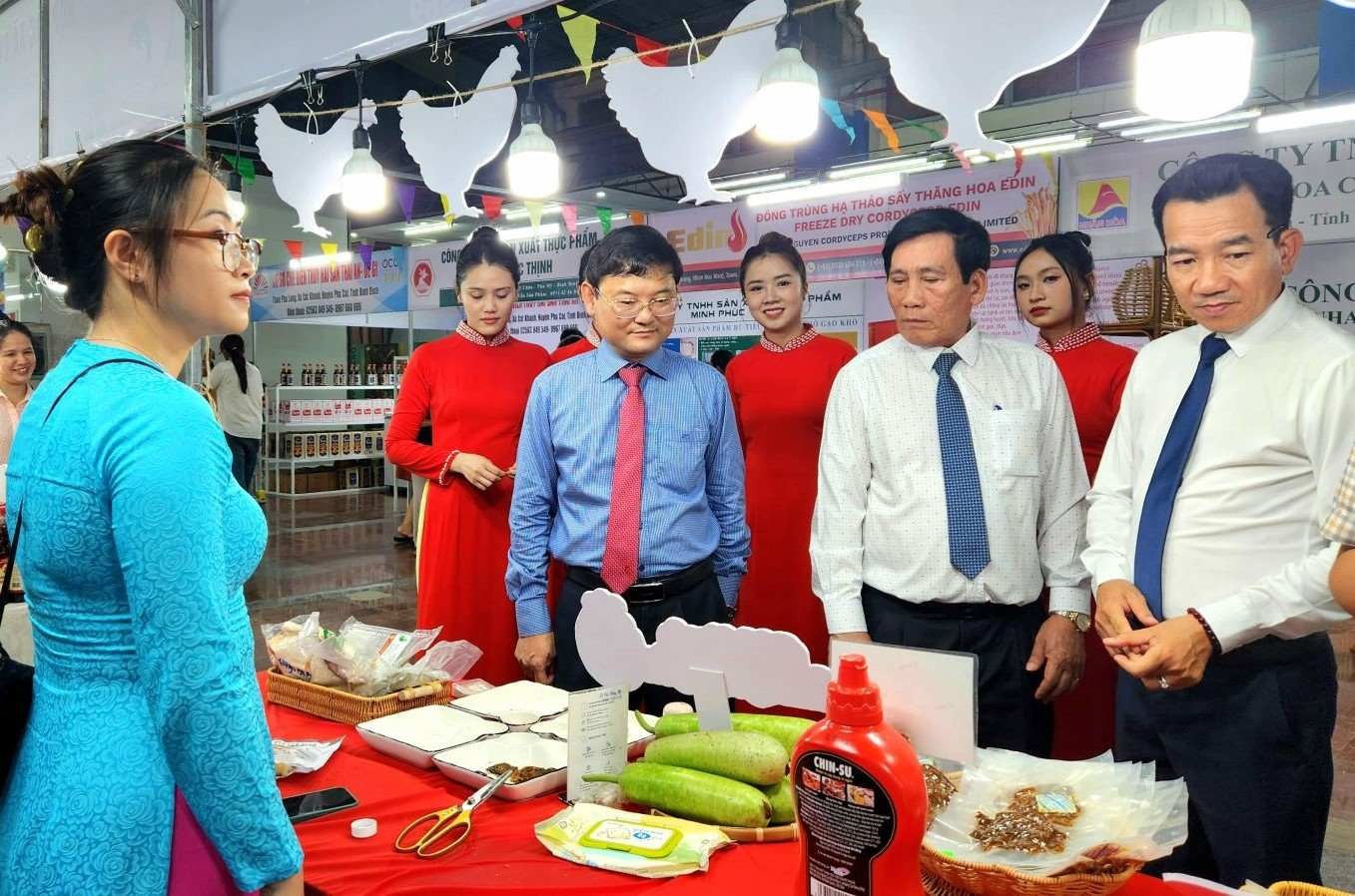 Trưng bày, giới thiệu, kết nối tiêu thụ sản phẩm OCOP tại Trung tâm thương mại Quy Nhơn