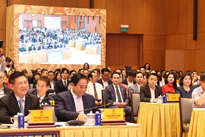 Để thực hiện hiệu quả Nghị quyết số 68-NQ/TW của Bộ Chính trị về phát triển kinh tế tư nhân, Thủ tướng Phạm Minh Chính đã đề ra 07 nhóm nhiệm vụ trọng tâm của Chính phủ và 06 kỳ vọng với cộng đồng doanh nghiệp. Để thực hiện hiệu quả Nghị quyết số 68-NQ/TW của Bộ Chính trị về phát triển kinh tế tư nhân, Thủ tướng Phạm Minh Chính đã đề ra 07 nhóm nhiệm vụ trọng tâm của Chính phủ và 06 kỳ vọng với cộng đồng doanh nghiệp.