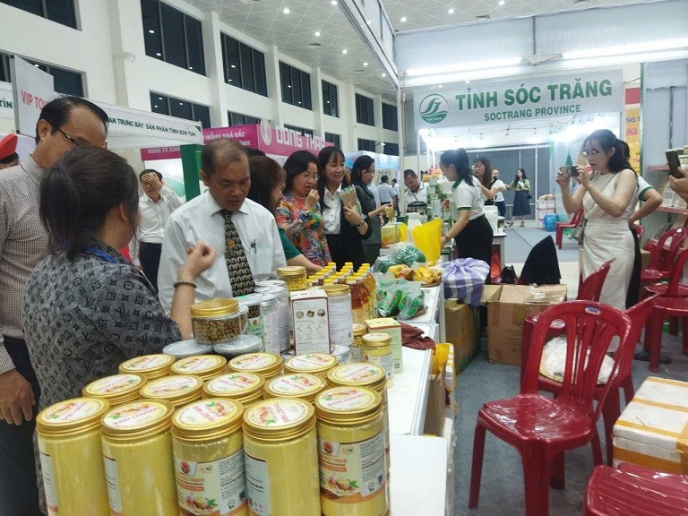 Khai mạc Hội chợ Hàng Việt Đà Nẵng 2025: Tôn  vinh sản phẩm OCOP, kết nối vùng miền