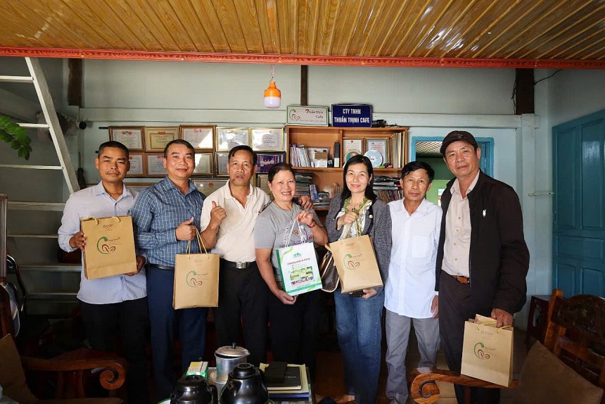 Lâm Đồng: Chủ thể OCOP cà phê mong người làm nghề giữ vững “cái tâm” giữa cơn bão giá Lâm Đồng: Chủ thể OCOP cà phê mong người làm nghề giữ vững “cái tâm” giữa cơn bão giá