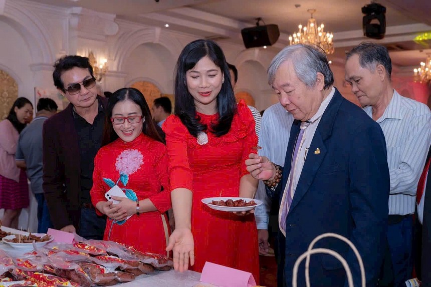 Một chủ thể OCOP Bình Dương giới thiệu sản phẩm đến người tiêu dùng Một chủ thể OCOP Bình Dương giới thiệu sản phẩm đến người tiêu dùng