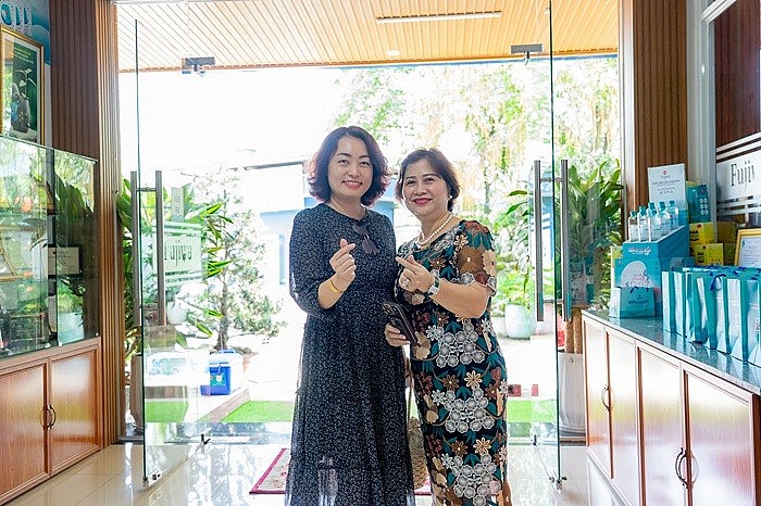 Tham quan nhà máy sản xuất nước điện phân ion kiềm của chủ thể OCOP TP. HCM