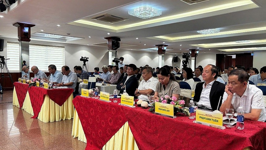 Toàn cảnh Diễn đàn “Giải pháp tăng sức cạnh tranh, thúc đẩy xuất khẩu các sản phẩm trái cây có lợi thế: Chanh dây, chuối, dứa, dừa” Toàn cảnh Diễn đàn “Giải pháp tăng sức cạnh tranh, thúc đẩy xuất khẩu các sản phẩm trái cây có lợi thế: Chanh dây, chuối, dứa, dừa”