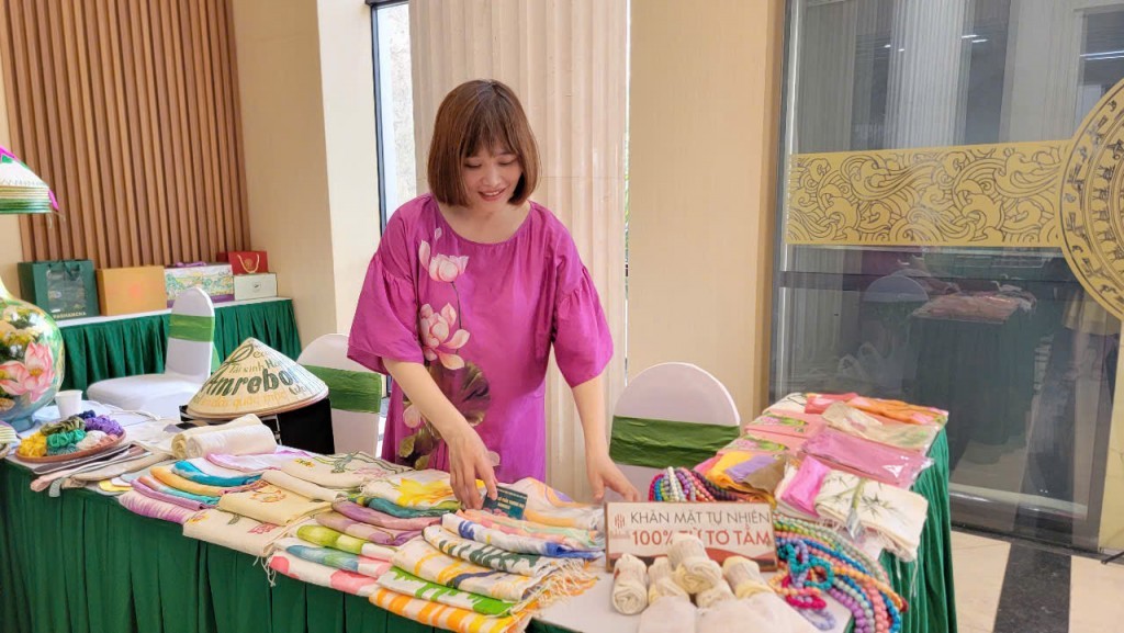 Để bán được giá, mỗi sản phẩm OCOP cần được "thổi hồn" Để bán được giá, mỗi sản phẩm OCOP cần được "thổi hồn"