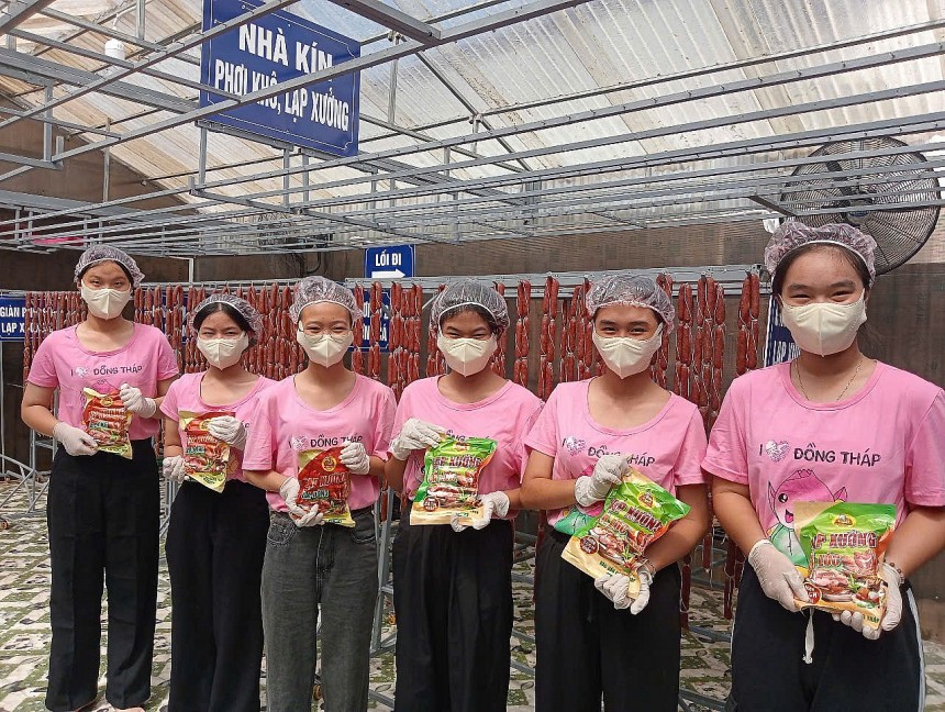 Doanh nghiệp cũng đang phát triển thêm nhiều dòng sản phẩm chủ lực mới như lạp xưởng cá lóc, lạp xưởng cua đồng,... nhằm đa dạng hóa sản phẩm, đáp ứng nhu cầu ngày càng cao của thị trường