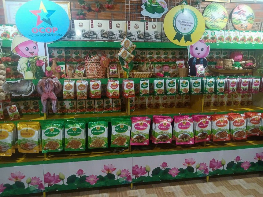 Nỗ lực từ Công ty Ba Khía Foods cũng như nhiều cơ sở sản xuất ở Đồng Tháp minh chứng cho sự sáng tạo, biết kết hợp nhuần nhuyễn giữa ẩm thực dân dã cùng nhu cầu ngày càng tăng từ thị trường