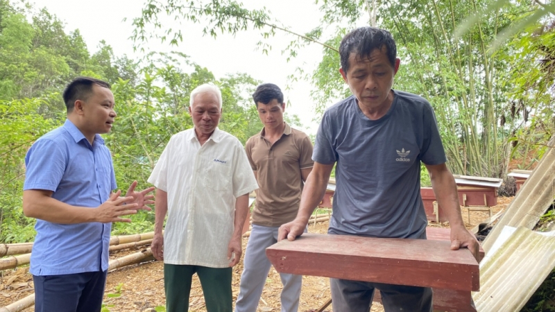 Nghề nuôi ong lấy mật đã mở ra hướng phát triển kinh tế mới, tạo thêm việc làm cho người dân, góp phần phát triển kinh tế nhiều hộ gia đình.