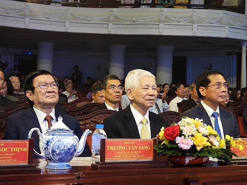 Đại biểu tham dự buổi lễ