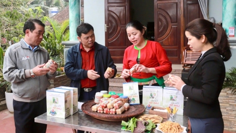Thịt chua Lâm Tin - vị Mường Vang lên men từ ký ức