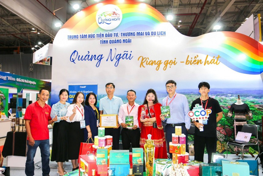 Hàng loạt sản phẩm OCOP trong số hơn 12.000 mặt hàng được giới thiệu, quảng bá đến người tiêu dùng, đối tác quốc tế