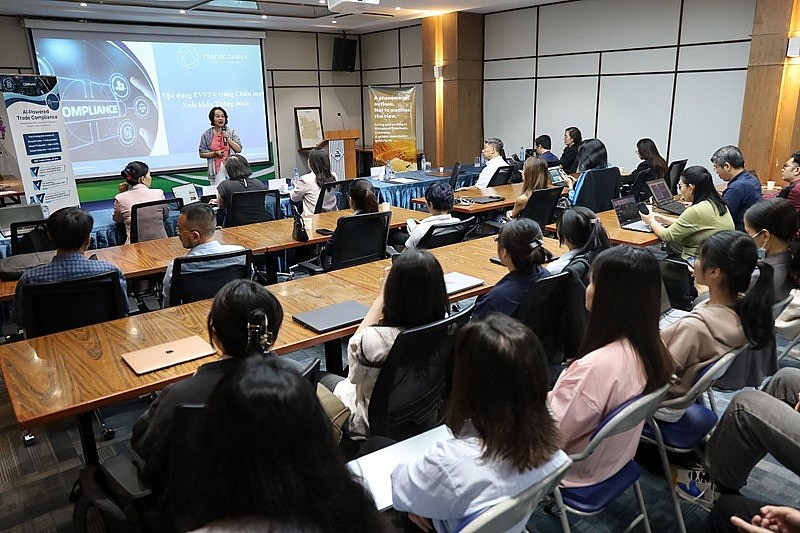 Phát biểu tại Hội thảo, bà Nguyễn Thị Phượng, Giám đốc điều hành Công ty TradeComply cho rằng, Hiệp định EVFTA mang đến nhiều lợi thế cho doanh nghiệp xuất khẩu phía Việt Nam