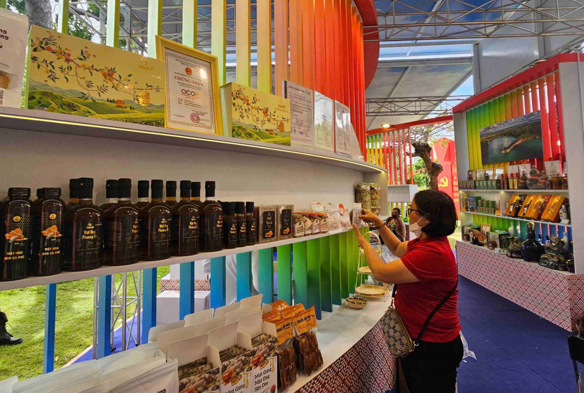 Triển lãm sản phẩm OCOP tạo điểm nhấn chào mừng Đại hội Đảng bộ tỉnh Gia Lai lần thứ I