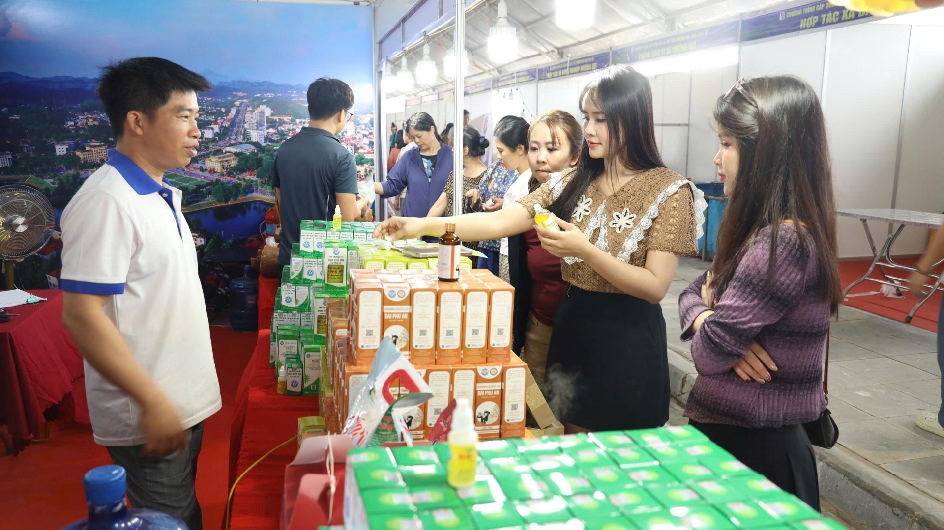 Sơn La: Sẵn sàng cho Hội chợ nông sản Tây Bắc Sơn La: Sẵn sàng cho Hội chợ nông sản Tây Bắc