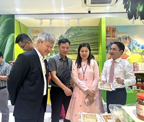 khuyen cong to chuc tuan hang quang ba san pham tai thanh pho ho chi minh