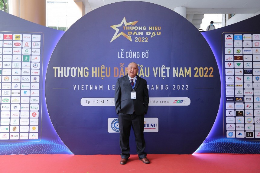 Nhờ nỗ lực không ngừng nghỉ, KingWood liên tiếp gặt hái thành công, điển hình có thể kể đến Top 50 Thương hiệu dẫn đầu quốc gia năm 2021; Top 20 Thương hiệu dẫn đầu Asia năm 2022; Top 10 sản phẩm xanh Việt Nam năm 2023; đạt OCOP 3 sao từ năm 2024;…