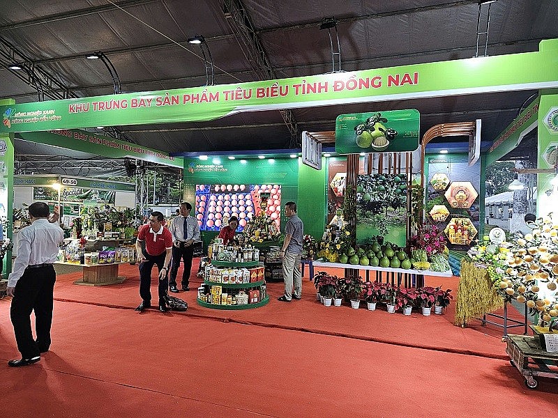 Triễn làm là cơ hội để những chủ thể OCOP giới thiệu sản phẩm đặc trưng, mang đậm bản sắc địa phương, khẳng định thương hiệu, chất lượng, giá trị nông sản Đồng Nai Triễn làm là cơ hội để những chủ thể OCOP giới thiệu sản phẩm đặc trưng, mang đậm bản sắc địa phương, khẳng định thương hiệu, chất lượng, giá trị nông sản Đồng Nai