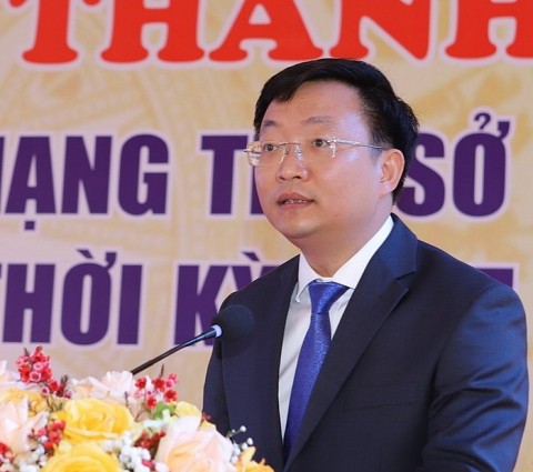 ong nguyen the anh giu chuc chanh van phong ubnd tinh thanh hoa
