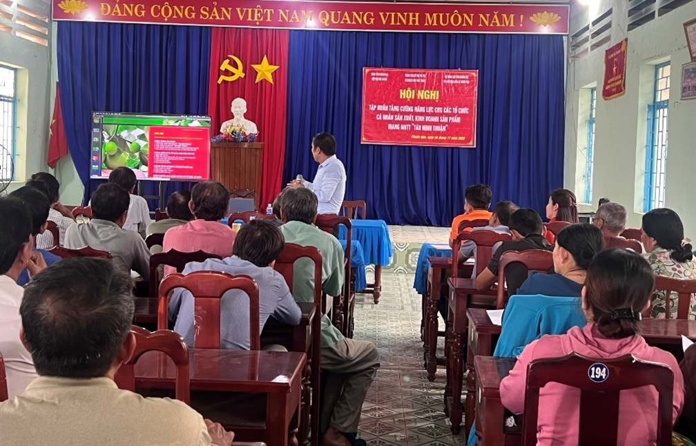 Ba lớp tập huấn thúc đẩy thương hiệu táo Ninh Thuận bền vững Ba lớp tập huấn thúc đẩy thương hiệu táo Ninh Thuận bền vững