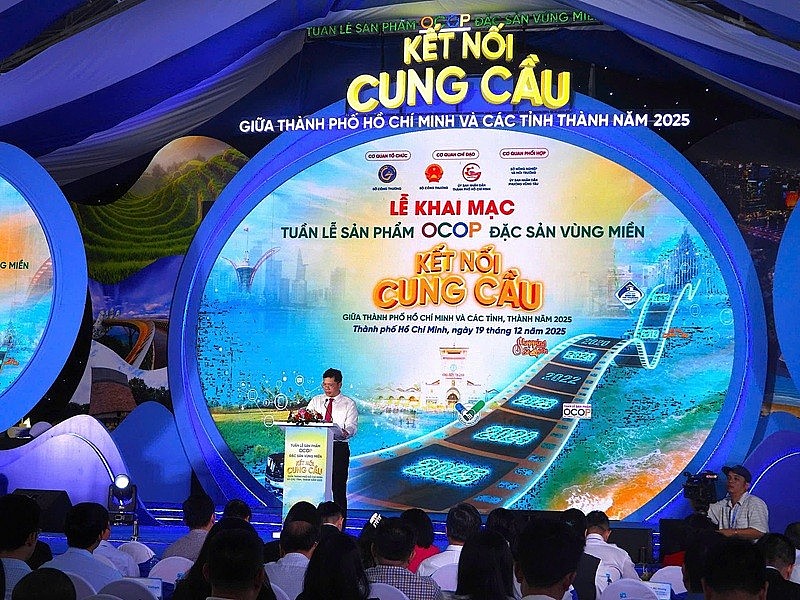 Khai mạc “Tuần lễ sản phẩm OCOP, đặc sản vùng miền và kết nối cung cầu giữa TP. HCM với các tỉnh, thành năm 2025” tại phường Vũng Tàu, TP. HCM