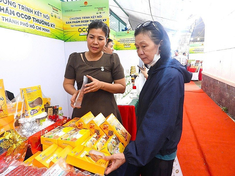 Khai mạc Hội chợ “OCOP đặc sản vùng miền và ẩm thực” tại TP. HCM