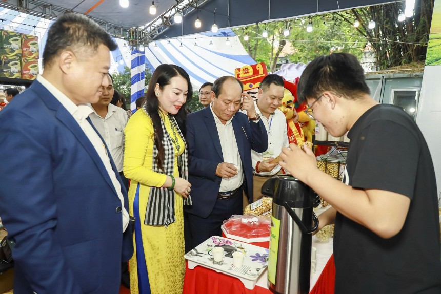 Sản phẩm trà sen túi lọc từ HTX Dịch vụ Nông nghiệp Trường Phát sở hữu hậu vị ngọt thanh, hương thơm dịu mát từ sen, lá dứa