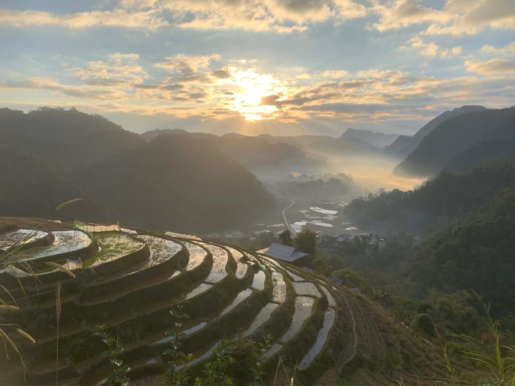 Săn mây trên “nóc nhà” xứ Mường Bi