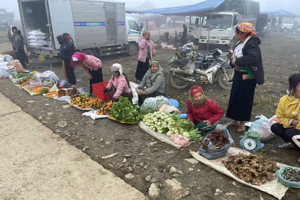 Săn mây trên “nóc nhà” xứ Mường Bi