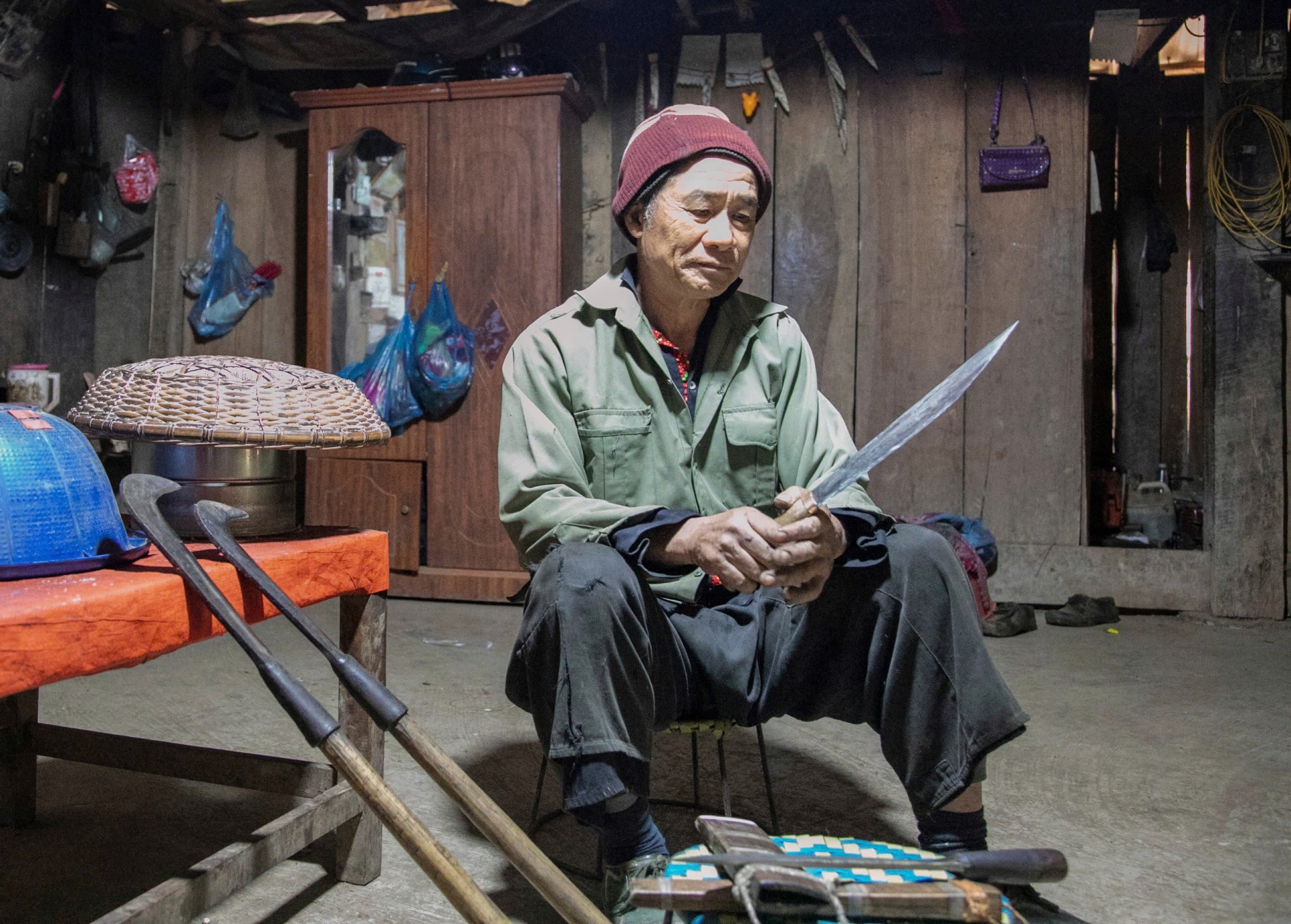 Giữ lửa nghề rèn của người Mông ở vùng núi đá Điện Biên