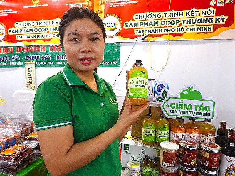 Sản phẩm OCOP giấm táo lên men tự nhiên từ thương hiệu Rangfarm, tỉnh Khánh Hòa (trước là tỉnh Ninh Thuận)