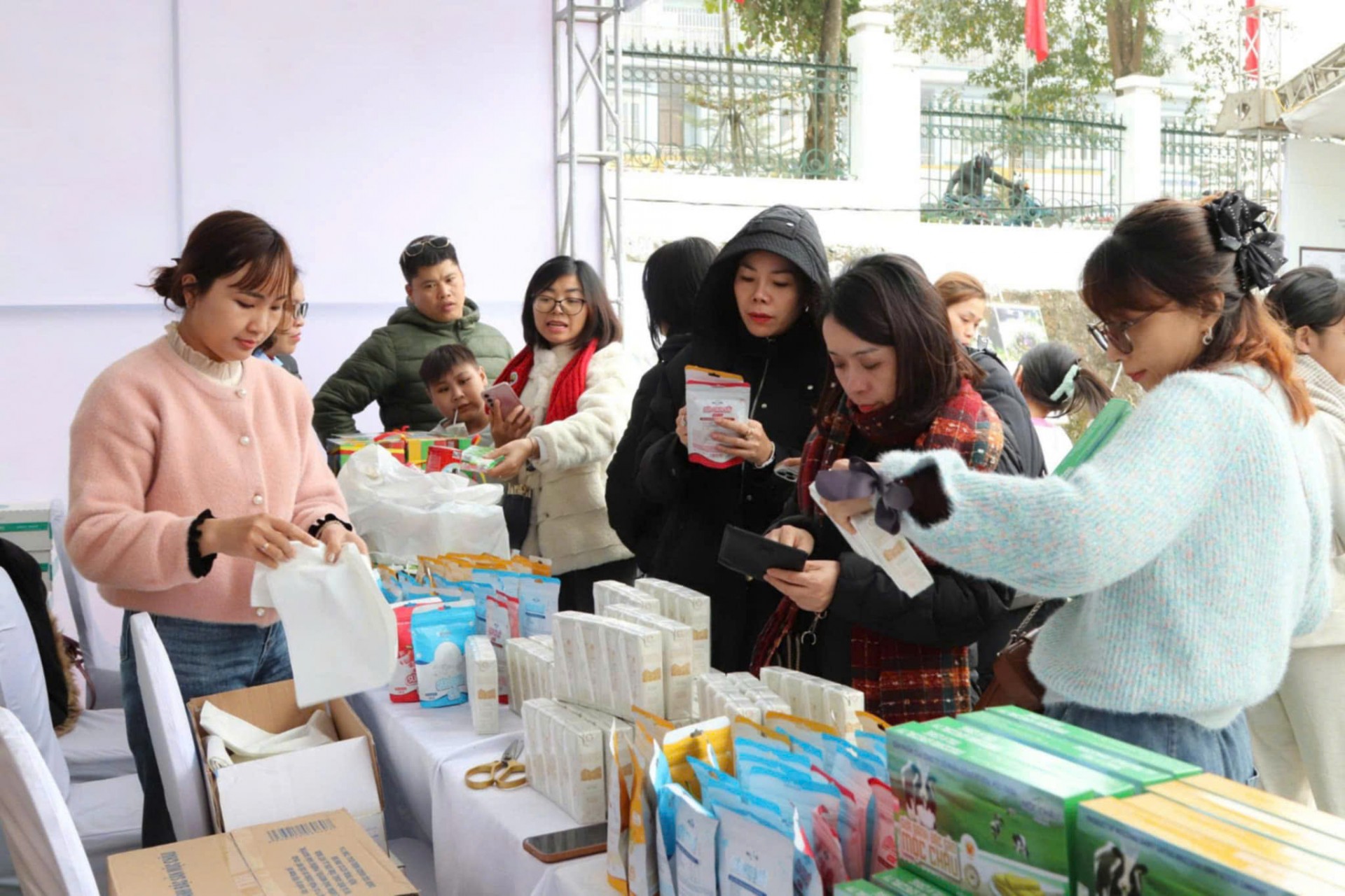 Sắc màu nông sản cao nguyên tại Hội thi Hoa hậu bò sữa Mộc Châu 2026