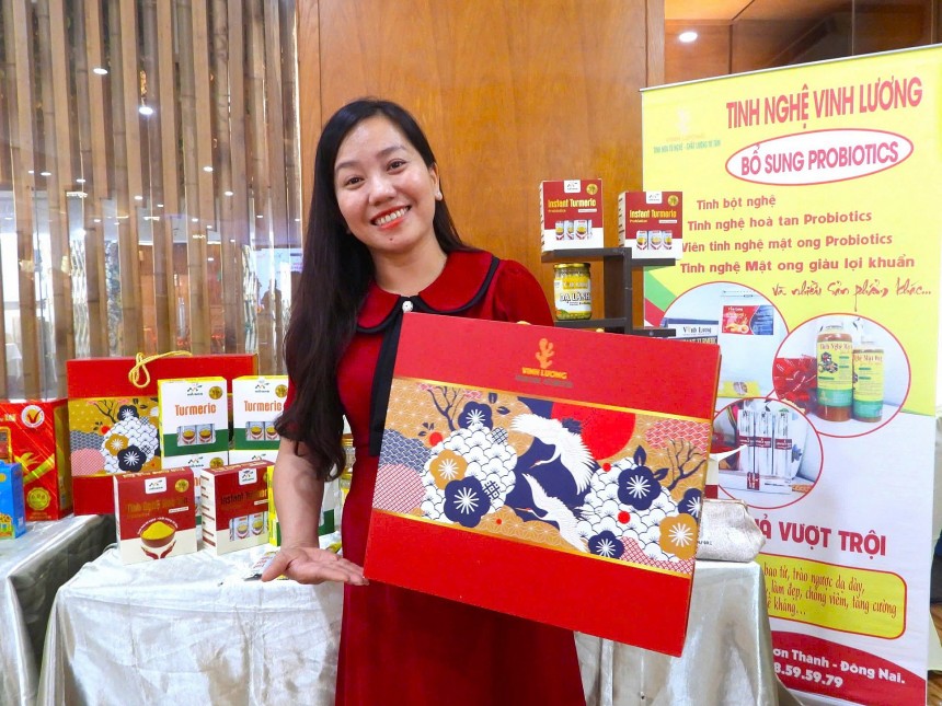 Sản phẩm OCOP nghệ Vinh Lương tham gia trưng bày sản phẩm tại buổi tọa đàm