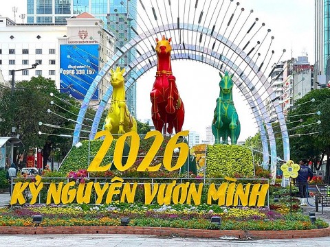 an tuong cong nghe mapping dai canh tai duong hoa nguyen hue 2026