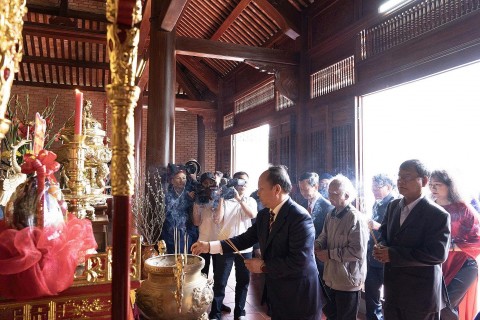 an khe mong 4 tet va dieu nguoi viet con no voi dat