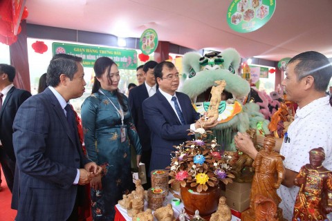 khai mac tuan van hoa du lich va xuc tien thuong mai le hoi xuan con son kiep bac 2026