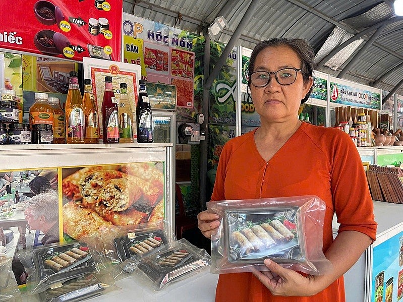 Bà Huỳnh Thị Ngọc Thảo, Giám đốc Công ty TNHH SX-TM-DV Minh Hạnh, một chủ thể có sản phẩm OCOP về nấm, kiêm thành viên CLB