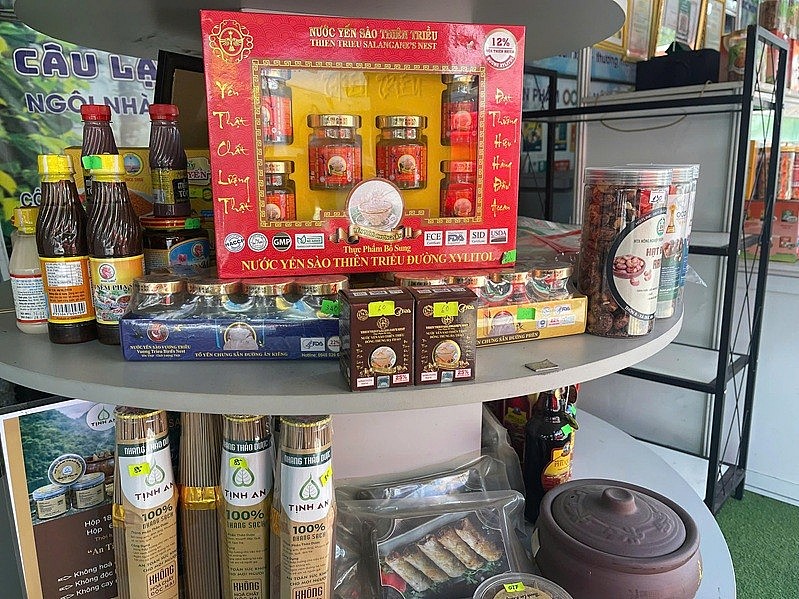 Những mặt hàng thiết yếu như rau củ quả, trái cây tươi, những nông sản theo mùa luôn có sức tiêu thụ mạnh nhất vì phù hợp nhu cầu mua sắm, tiêu dùng hằng ngày