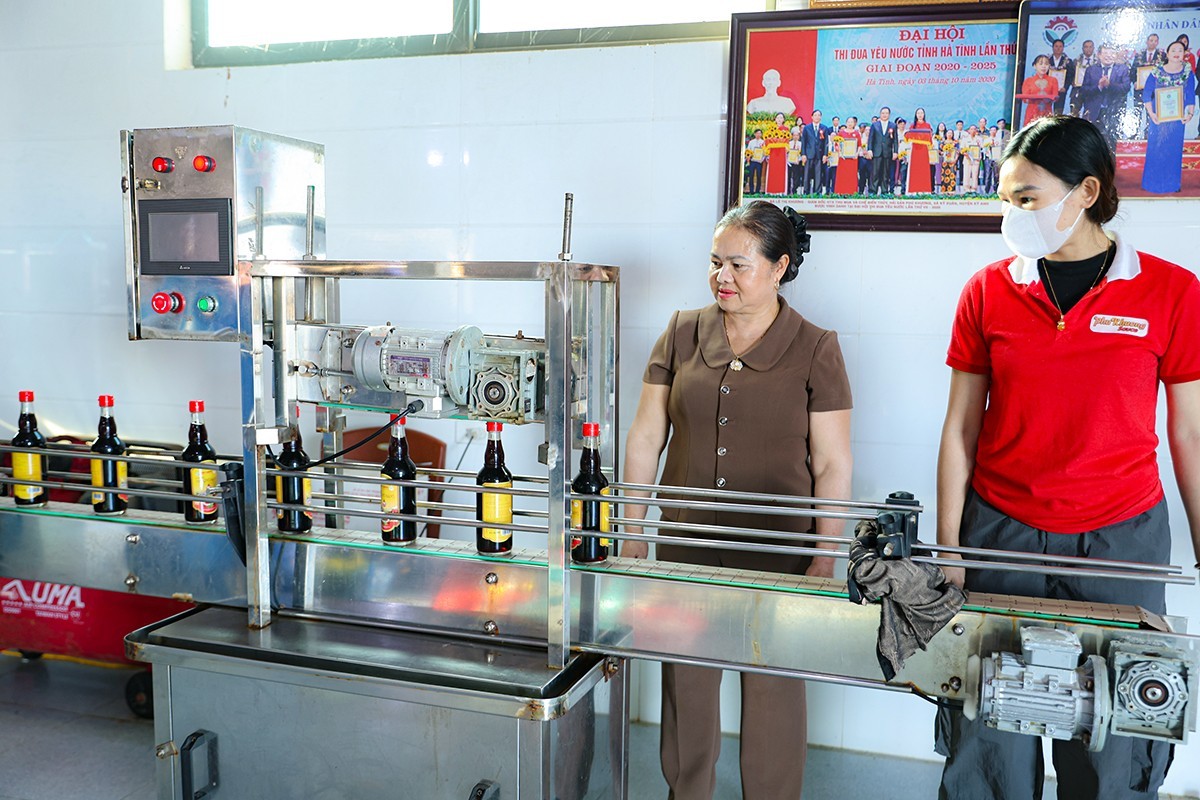 HTX Phú Khương đầu tư dây chuyền máy móc, góp phần nâng cao năng  suất, bảo đảm vệ sinh an toàn thực phẩm.