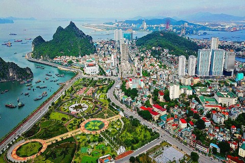 bo chinh tri dong y chu truong thanh lap thanh pho quang ninh truc thuoc trung uong