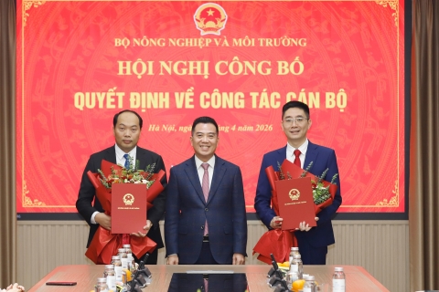 ong nguyen xuan chinh giu chuc chanh van phong bo nong nghiep va moi truong