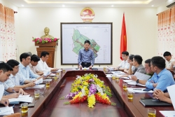 Phó Chủ tịch UBND tỉnh Lê Văn Bảo kiểm tra, chỉ đạo thực hiện Chương trình xây dựng nông thôn mới tại xã Lệ Thủy