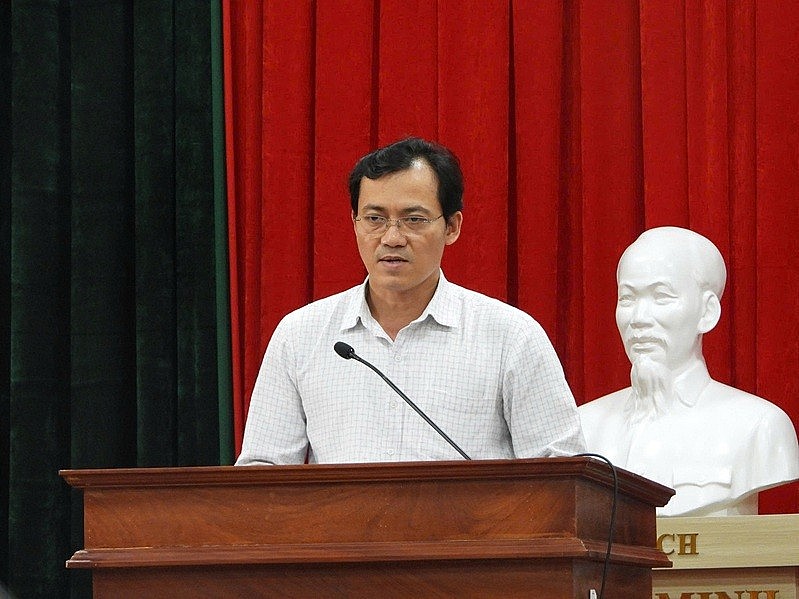 Đại diện Chi cục Phát triển nông thôn (Sở NN&MT TP. Đồng Nai) trình bày báo cáo chuyên sâu về tình hình sản xuất, tiêu thụ, định hướng phát triển cây bưởi trên địa bàn thành phố Đại diện Chi cục Phát triển nông thôn (Sở NN&MT TP. Đồng Nai) trình bày báo cáo chuyên sâu về tình hình sản xuất, tiêu thụ, định hướng phát triển cây bưởi trên địa bàn thành phố