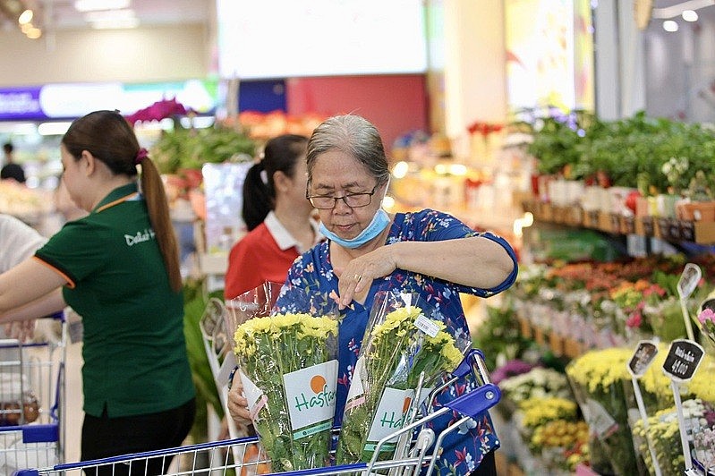 Để hiện thực hóa mục tiêu chuyển đổi xanh, Saigon Co.op sẽ kích hoạt hệ thống nhận diện trên toàn mạng lưới gần 800 điểm bán, bao gồm các chuỗi Co.opmart, Co.opXtra, Co.op Food, Finelife Để hiện thực hóa mục tiêu chuyển đổi xanh, Saigon Co.op sẽ kích hoạt hệ thống nhận diện trên toàn mạng lưới gần 800 điểm bán, bao gồm các chuỗi Co.opmart, Co.opXtra, Co.op Food, Finelife