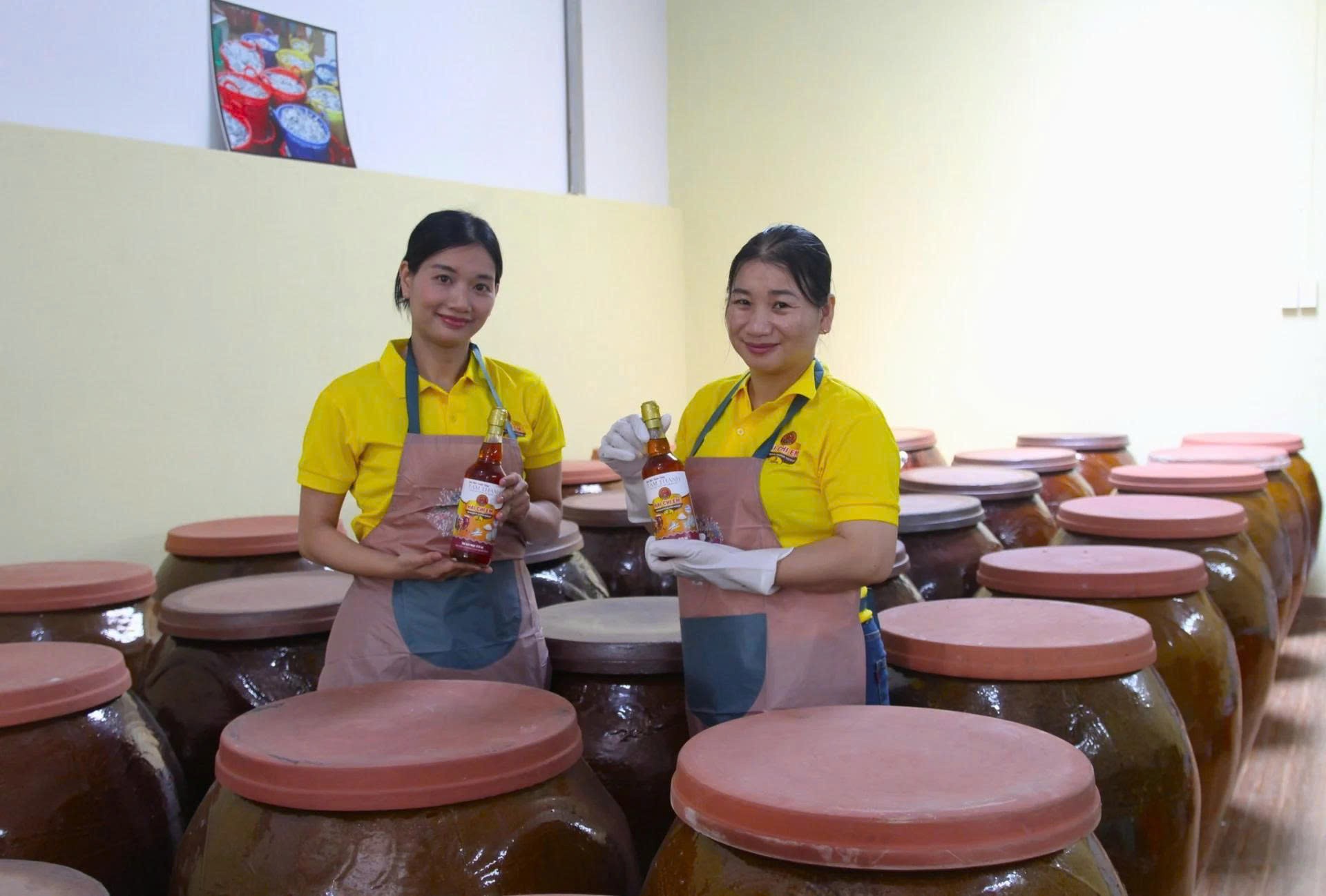 Đà Nẵng: Giữ vị mặn quê nhà từ những chum mắm truyền đời Đà Nẵng: Giữ vị mặn quê nhà từ những chum mắm truyền đời