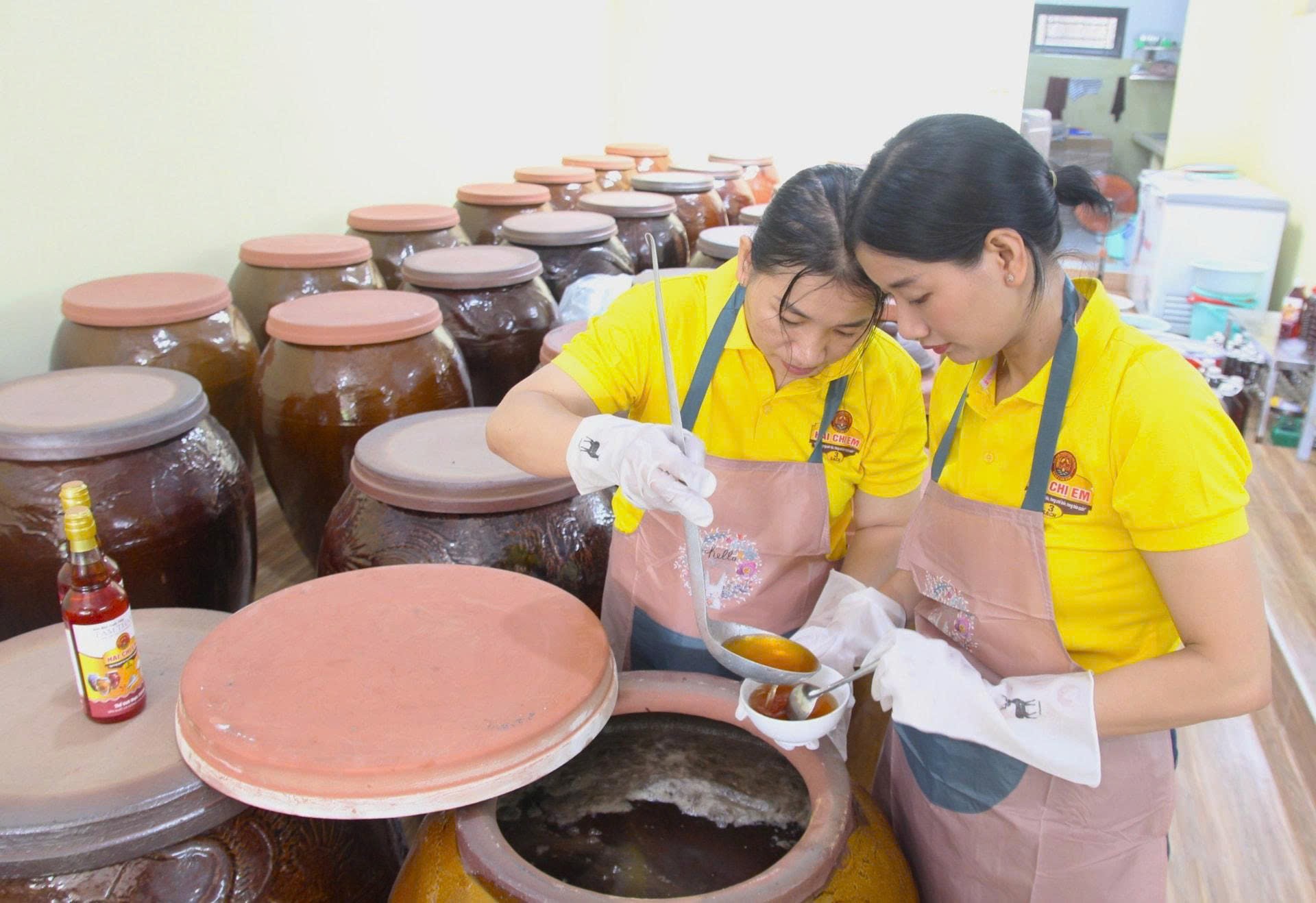 Đà Nẵng: Giữ vị mặn quê nhà từ những chum mắm truyền đời Đà Nẵng: Giữ vị mặn quê nhà từ những chum mắm truyền đời