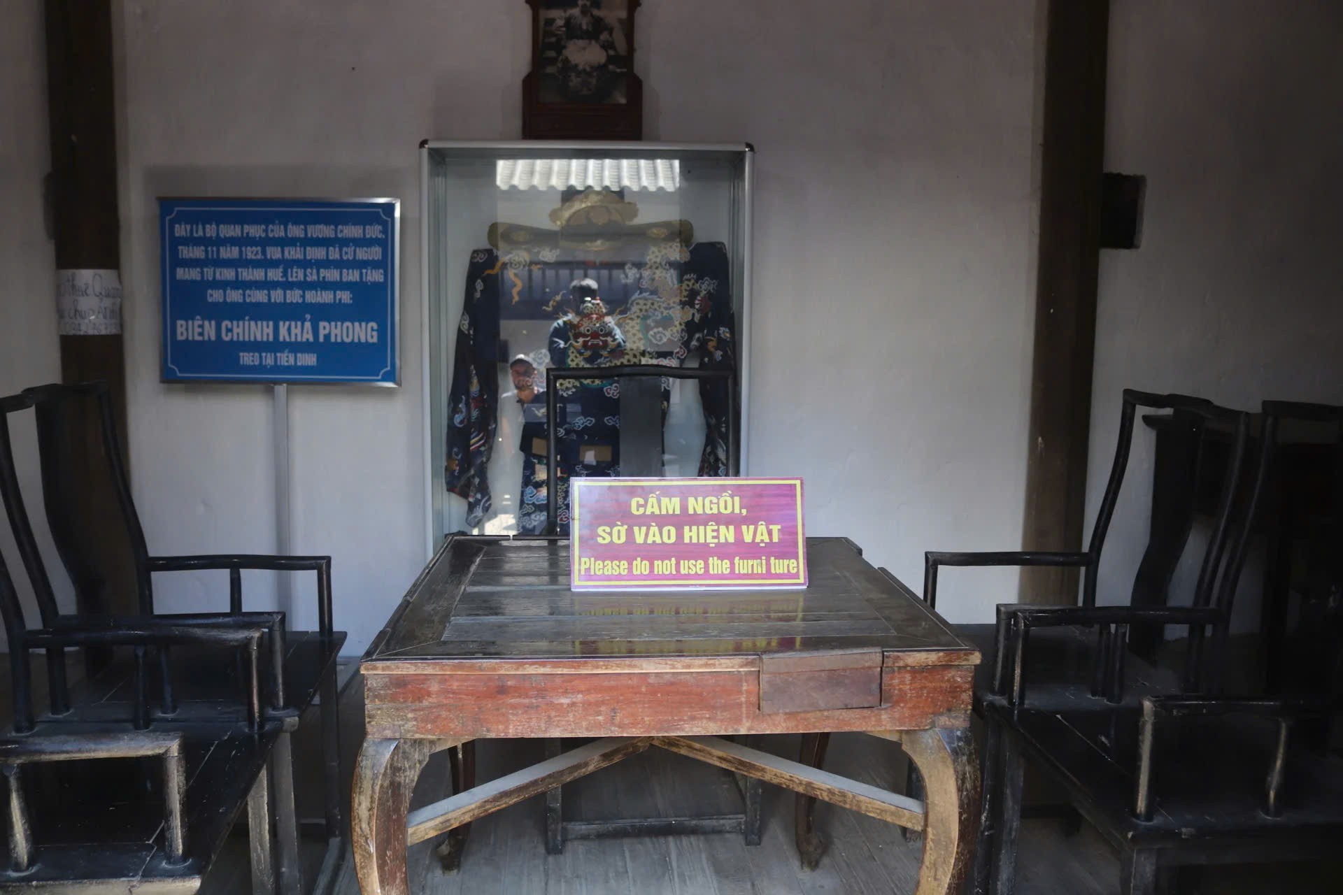 Dinh thự họ Vương: Huyền thoại giữa cao nguyên đá Dinh thự họ Vương: Huyền thoại giữa cao nguyên đá