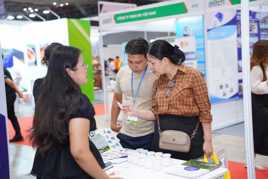 Doanh nghiệp Việt nên triển khai lộ trình đầu tư hạ tầng bài bản, chủ động xác định điểm nghẽn ở chuỗi cung ứng, từ đó tìm kiếm giải pháp đầu tư, cơ giới hóa phù hợp mục đích sử dụng Doanh nghiệp Việt nên triển khai lộ trình đầu tư hạ tầng bài bản, chủ động xác định điểm nghẽn ở chuỗi cung ứng, từ đó tìm kiếm giải pháp đầu tư, cơ giới hóa phù hợp mục đích sử dụng